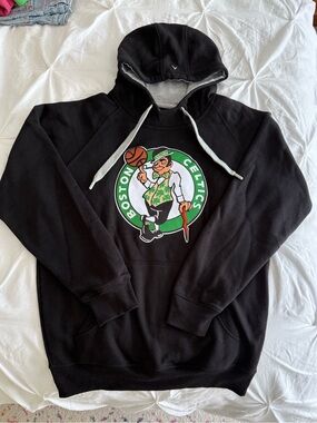 Boston Celtics ☘️Black Pullover Hoodie - Men's Basketball Sweatshirt sz M